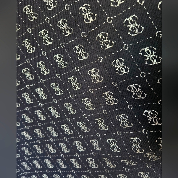 Guess Jeans Classic Logo Print Longsleeve Shirt (NWOT) - Picture 6 of 7